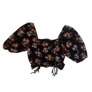 Women’s/Girls floral cropped blouse with balloon sleeves Size L